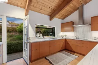 Photo #1: 41100367 Listing