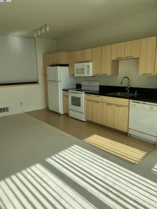 Photo #3: 41100424 Listing