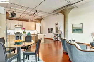 Photo #1: 41100436 Listing 