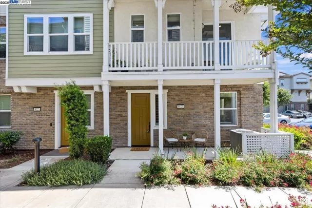 MLS: 41100444 Condo For Sale