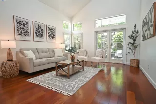 Photo #2: 41100458 Listing 