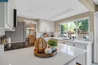 Photo #2: 41100516 Listing