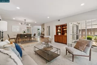 Photo #2: 41100542 Listing