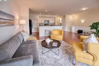 Photo #2: 41100584 Listing