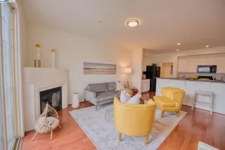 Photo #3: 41100584 Listing