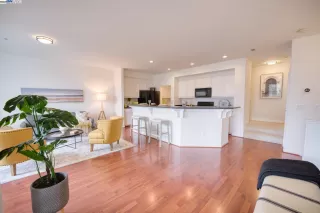 Photo #4: 41100584 Listing