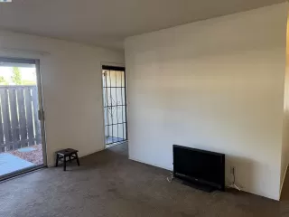 Photo #2: 41100655 Listing