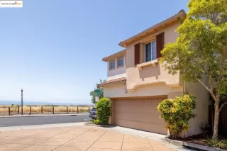 Photo #2: 41100673 Listing