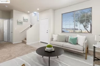 Photo #5: 41100673 Listing