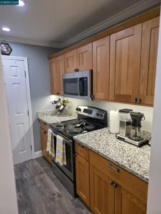 Photo #5: 41100688 Listing