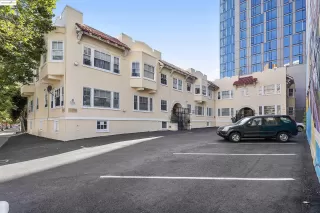 Browse active condo listings in ADAMS POINT