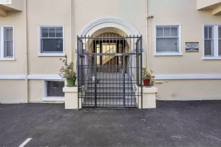 Photo #2: 41100756 Listing