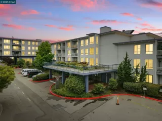 Click for more information on MLS # 41100840 : 9 COMMODORE DR # A208 More Details about MLS # 41100840 : 9 COMMODORE DR # A208