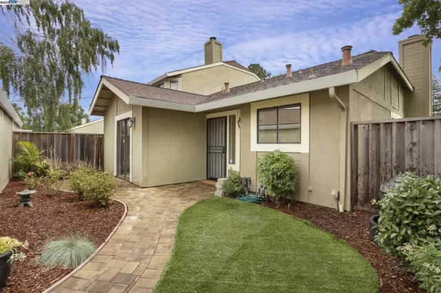 MLS: 41100850 Condo For Sale