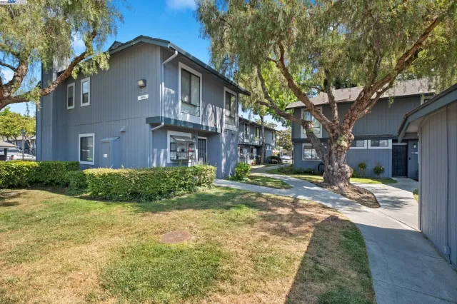 MLS: 41100862 Condo For Sale