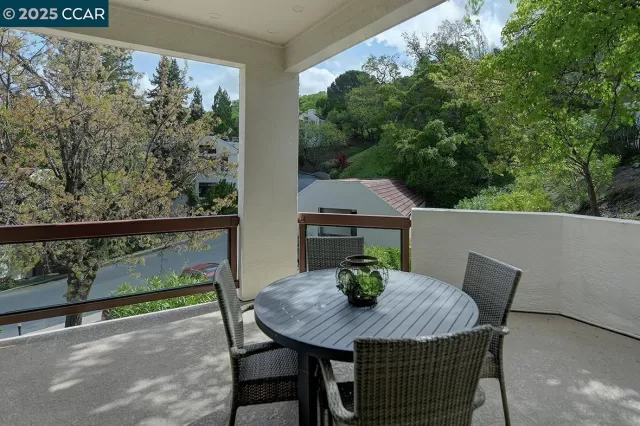 MLS: 41100900 Condo For Sale