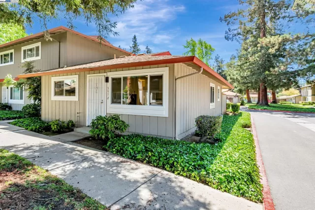 MLS: 41100928 Condo For Sale