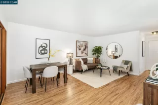 Photo #6: 41100938 Listing