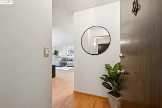 Photo #6: 41100954 Listing