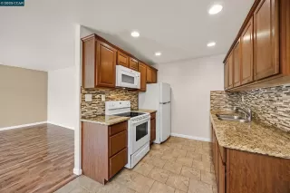 Photo #4: 41101007 Listing