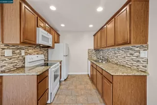 Photo #5: 41101007 Listing