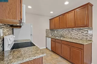 Photo #6: 41101007 Listing