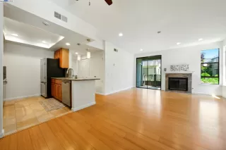 Photo #3: 41101035 Listing