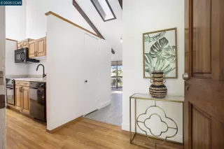 Photo #4: 41101038 Listing