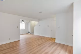 Photo #2: 41101102 Listing 