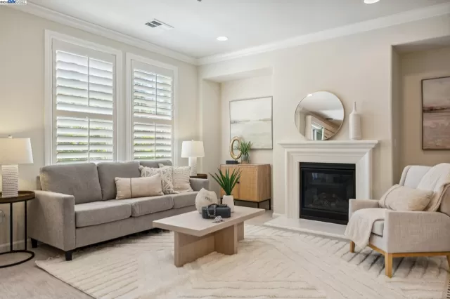 MLS: 41101128 Condo For Sale