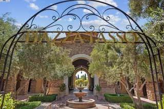 Photo #1: 41101128 Listing