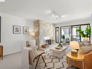More Details about MLS # 41101278 : 1830 LAKESHORE AVE # 306