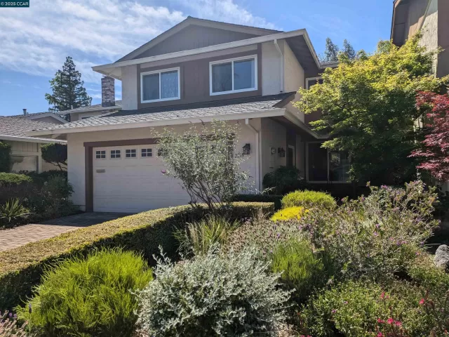 MLS: 41101316 Condo For Sale