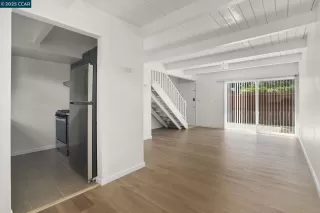 Photo #4: 41101347 Listing