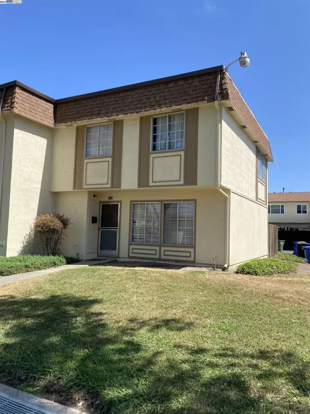 MLS: 41101404 Condo For Sale