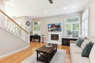 Photo #2: 41101421 Listing