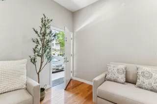 Photo #5: 41101421 Listing