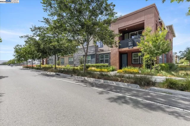 MLS: 41101430 Condo For Sale