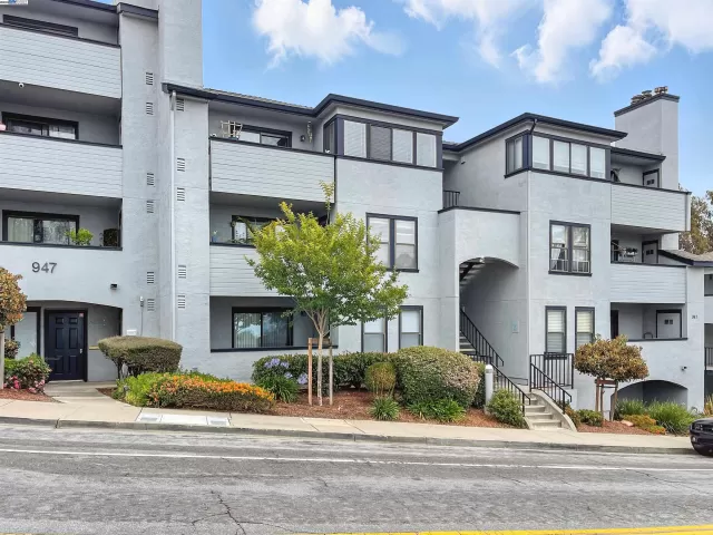 MLS: 41101470 Condo For Sale