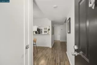 Photo #2: 41101512 Listing 