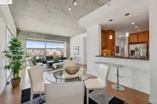 Photo #6: 41101632 Listing