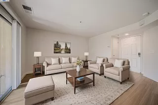 Click for more information on MLS # 41101645 : 4772 NICOL CMN # 101 More Details about MLS # 41101645 : 4772 NICOL CMN # 101