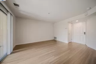 Photo #4: 41101645 Listing