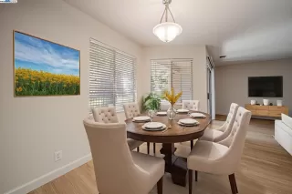 Photo #5: 41101645 Listing