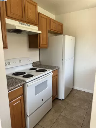 Photo #4: 41101706 Listing