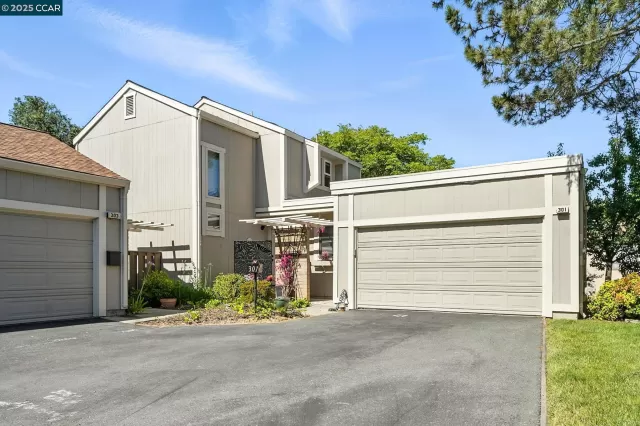 MLS: 41101766 Condo For Sale