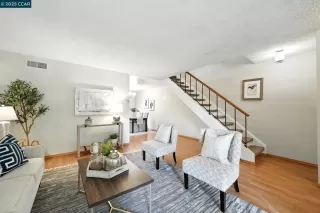 Photo #5: 41101877 Listing