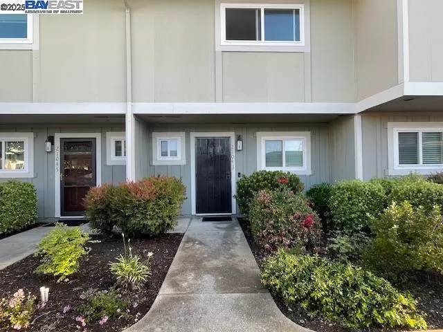 MLS: 41101934 Condo For Sale