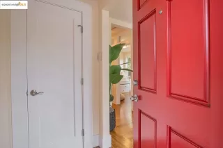 Photo #3: 41102011 Listing 