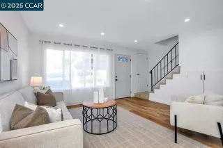 Photo #3: 41102020 Listing